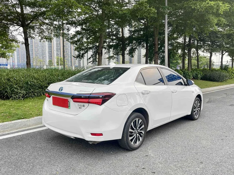 Toyota Corolla — фото 8
