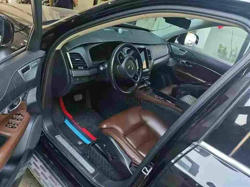 Volvo XC90 — фото 3