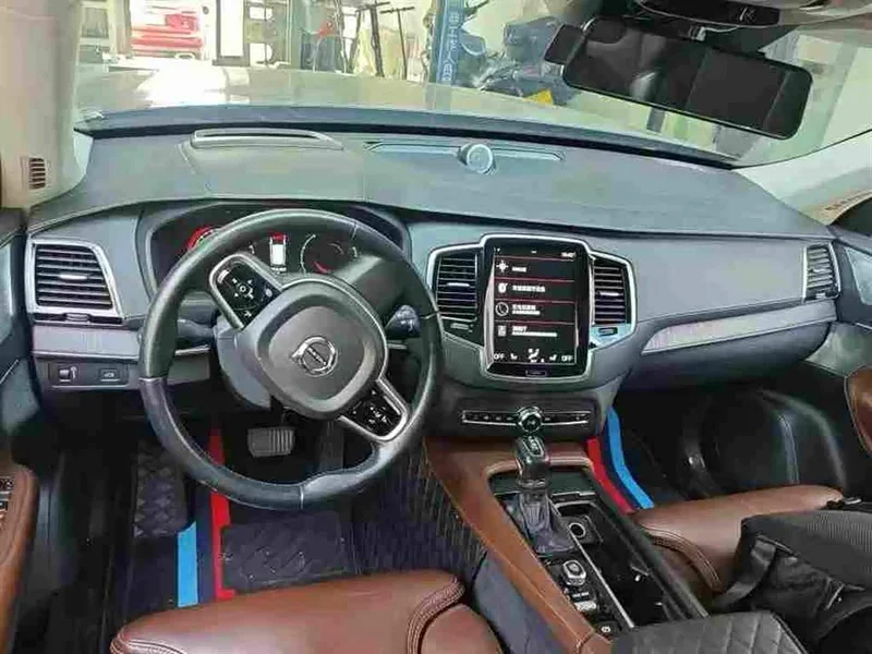 Volvo XC90 — фото 6