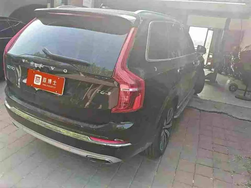 Volvo XC90 — фото 8