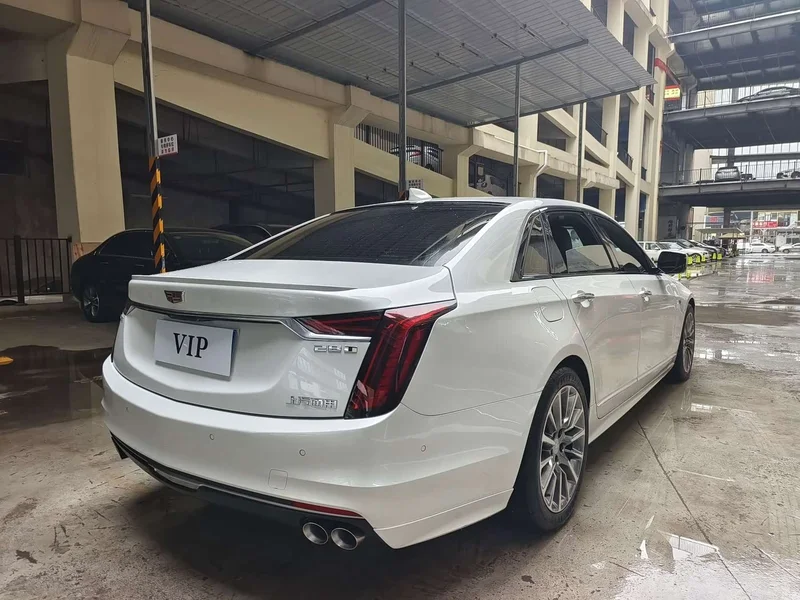 Cadillac CT6 — фото 19