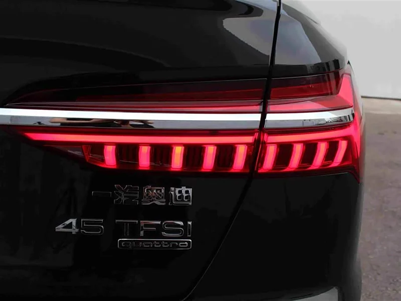 Audi A6L — фото 13