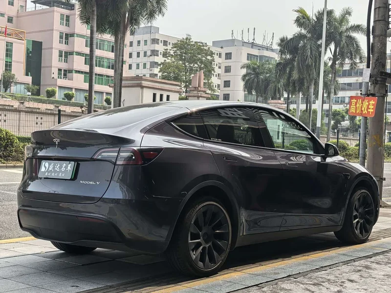 Tesla Model Y — фото 4