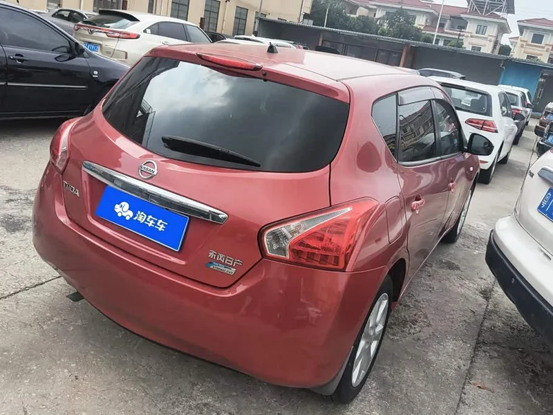 Nissan Tiida — фото 3