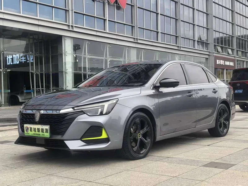 Roewe i6 MAX New Energy — фото 1