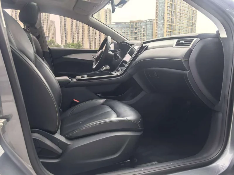 Roewe i6 MAX New Energy — фото 13