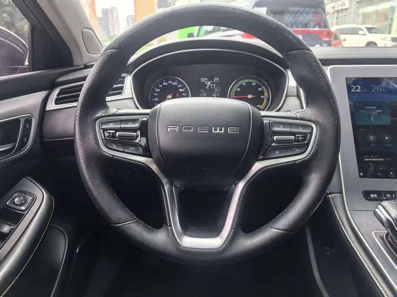 Roewe i6 MAX New Energy — фото 17