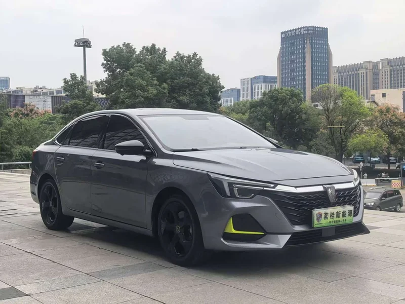 Roewe i6 MAX New Energy — фото 2
