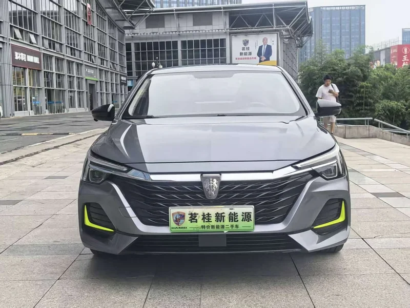 Roewe i6 MAX New Energy — фото 3