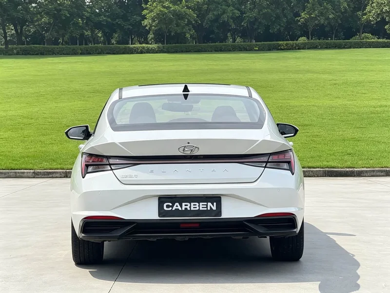Hyundai Elantra — фото 18