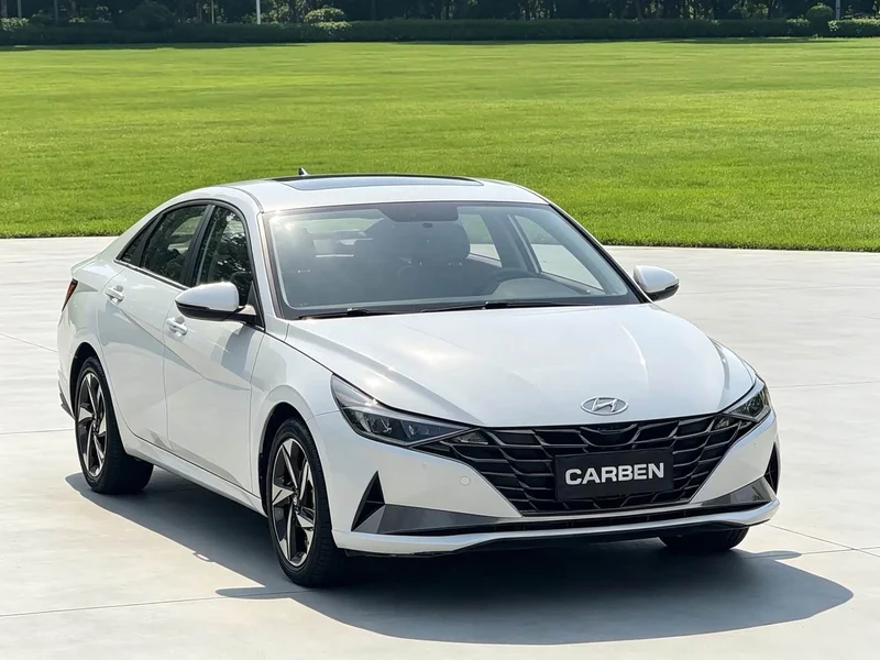 Hyundai Elantra — фото 3