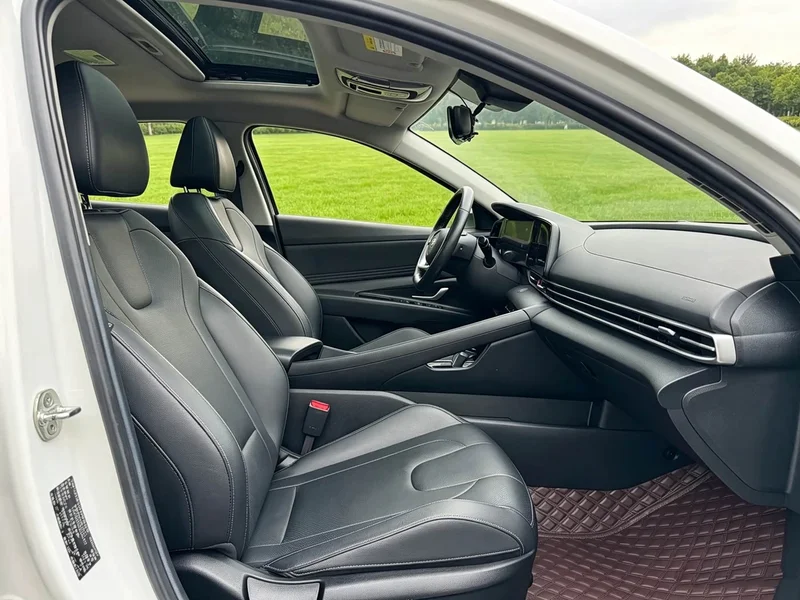 Hyundai Elantra — фото 5