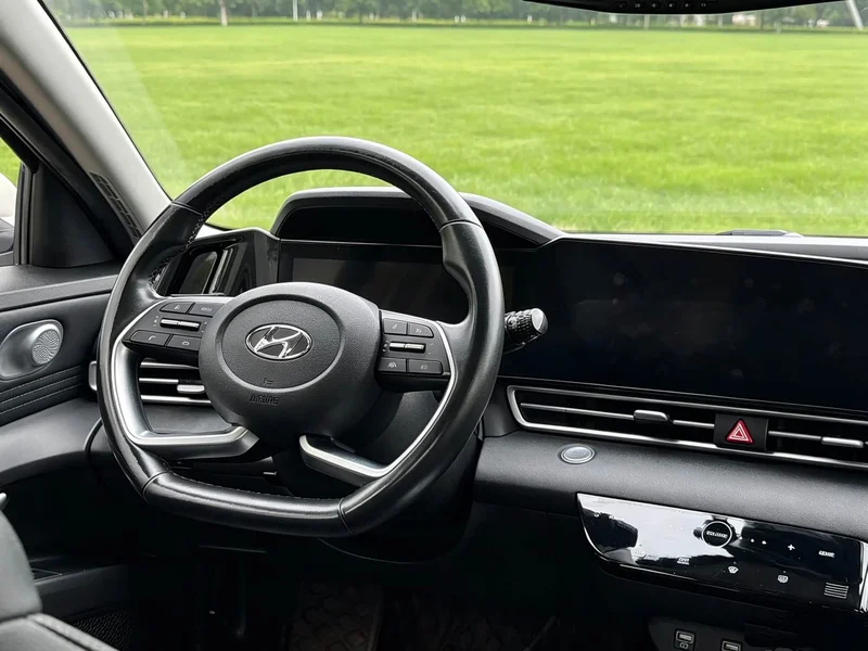 Hyundai Elantra — фото 9