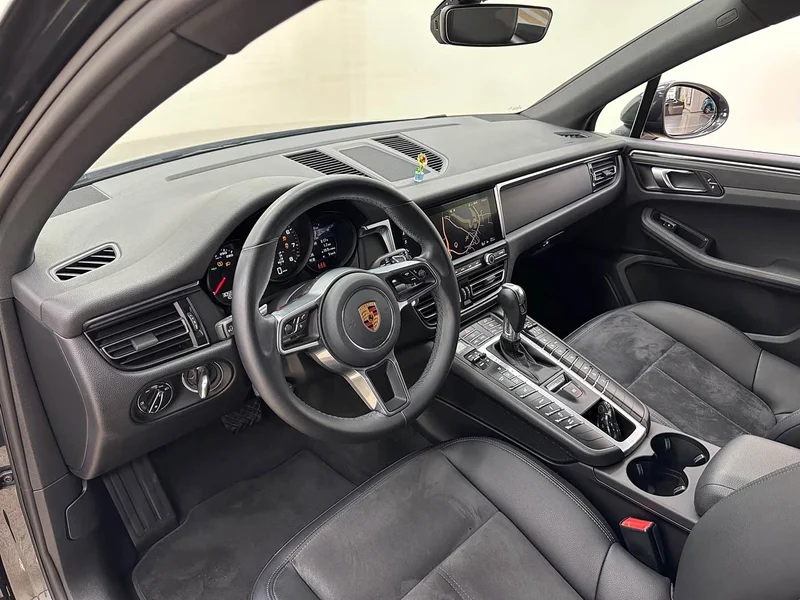 Porsche Macan — фото 15
