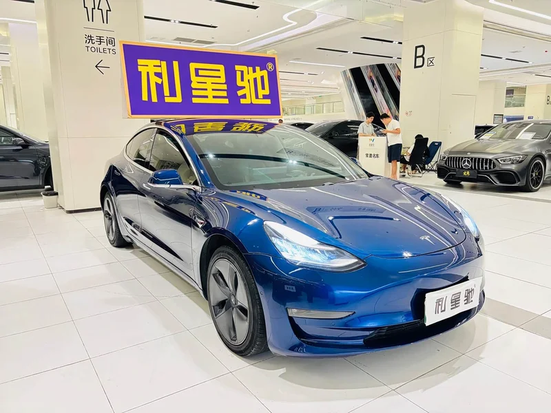 Tesla Model 3 — фото 2