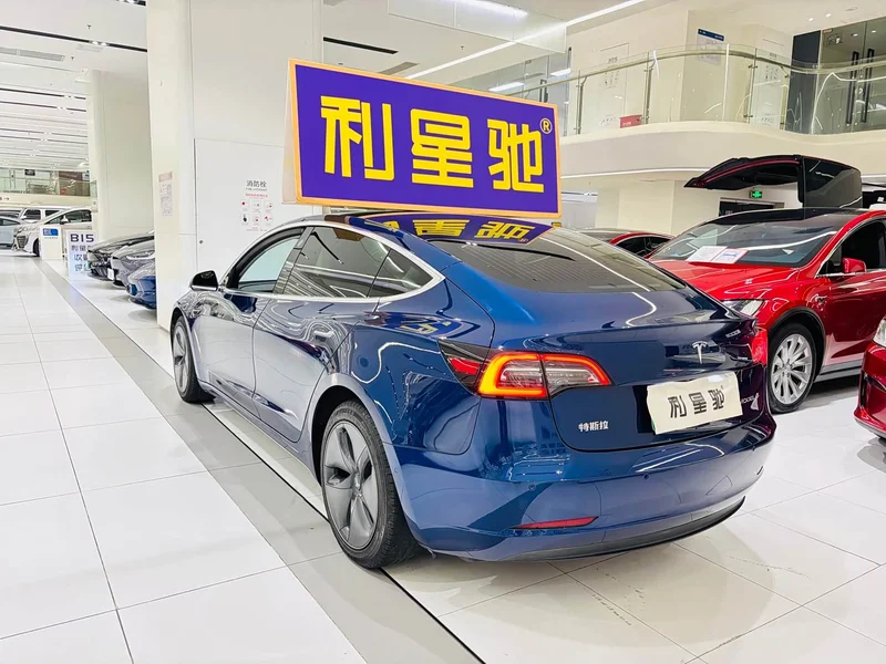 Tesla Model 3 — фото 3