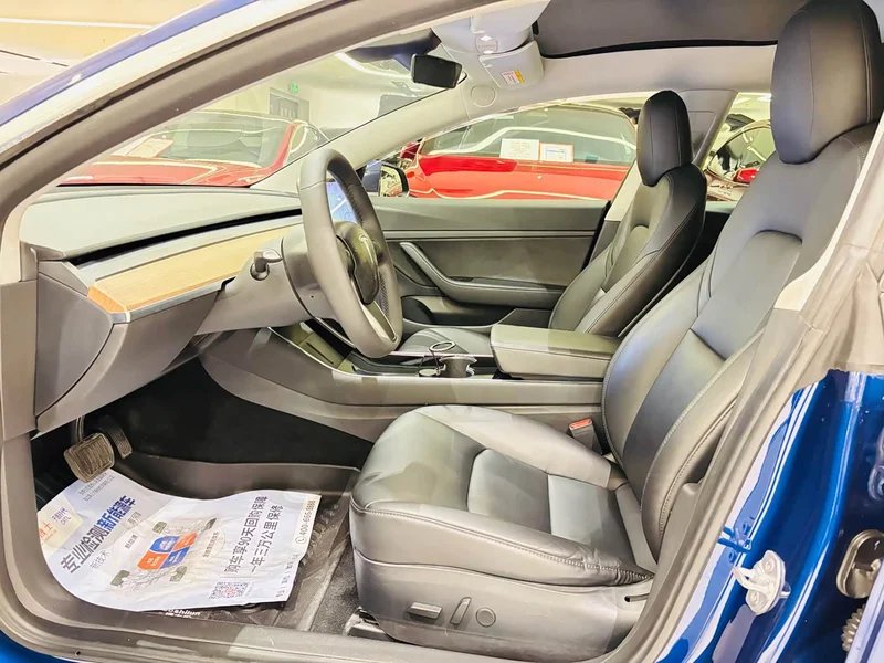 Tesla Model 3 — фото 9