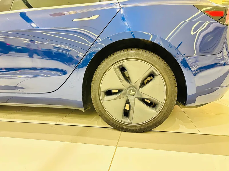 Tesla Model 3 — фото 10