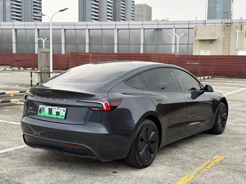 Tesla Model 3 — фото 15