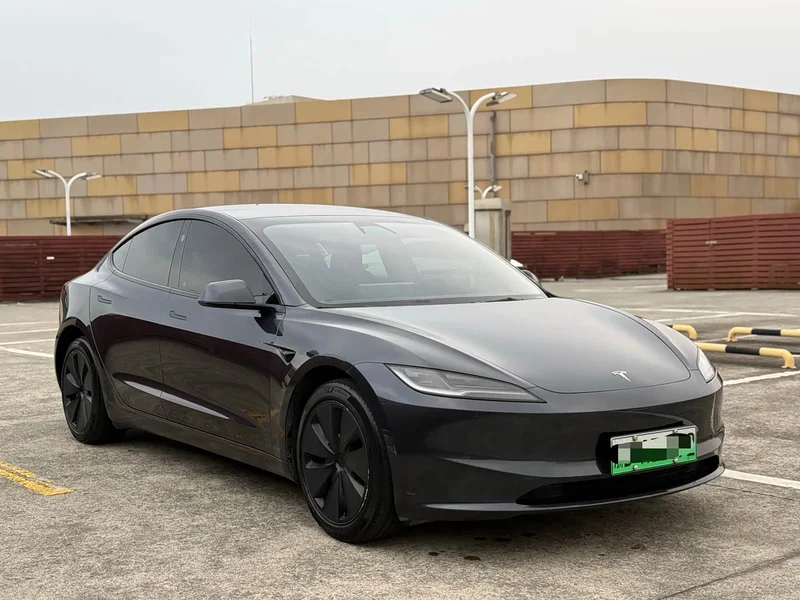 Tesla Model 3 — фото 3