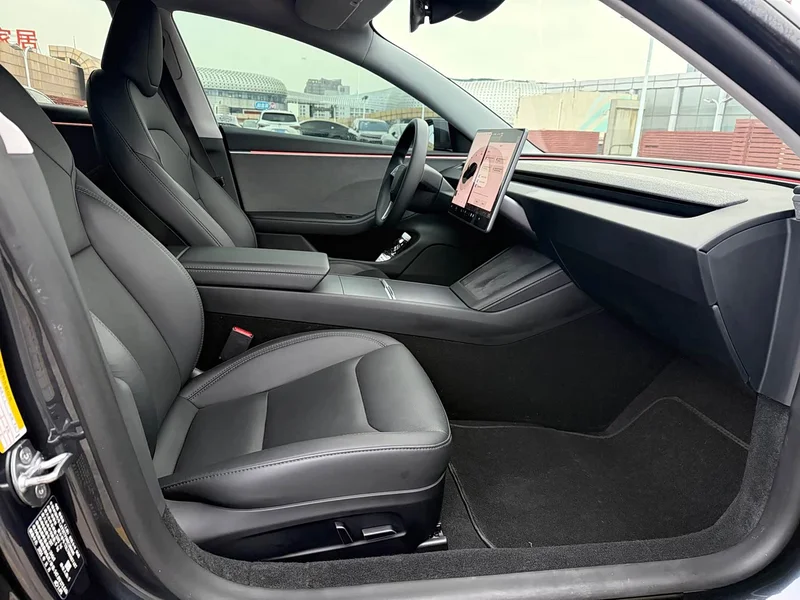 Tesla Model 3 — фото 9