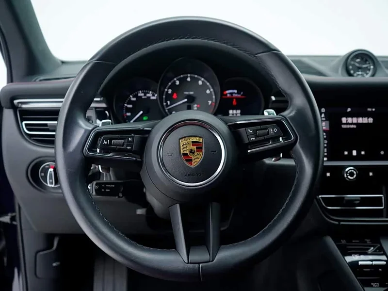 Porsche Macan — фото 16