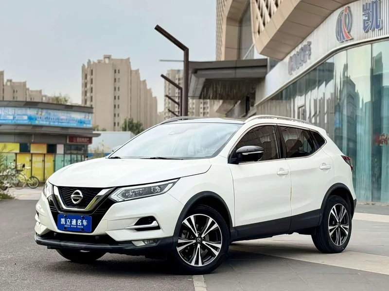 Nissan Qashqai — фото 1