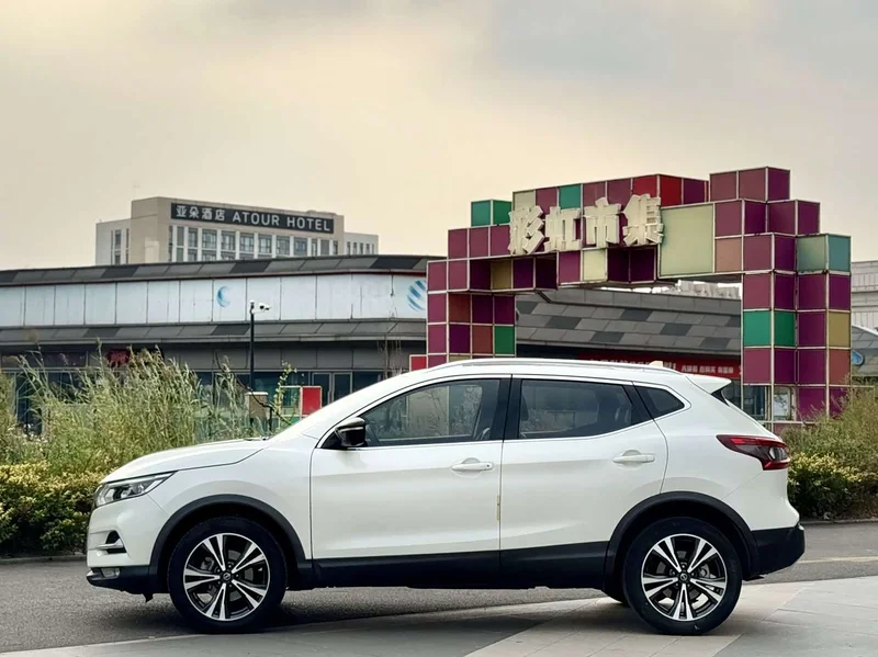 Nissan Qashqai — фото 4