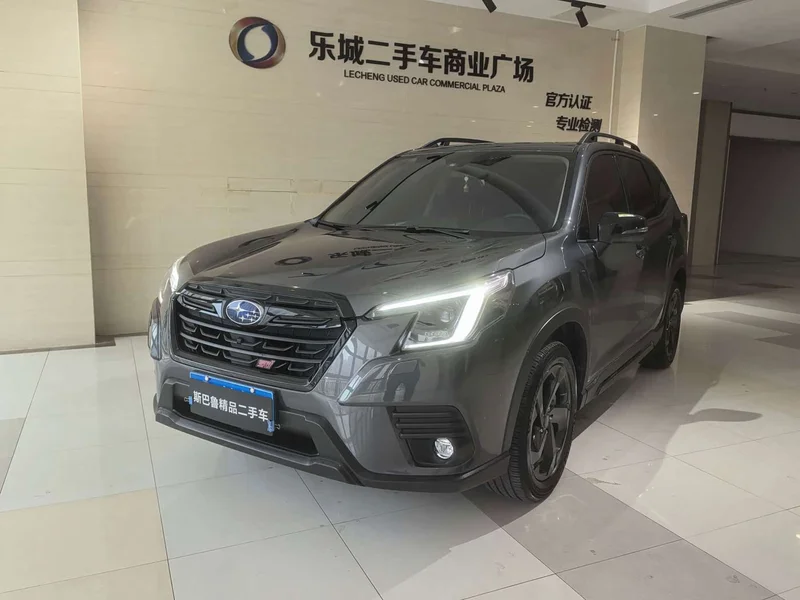 Subaru Forester — фото 1