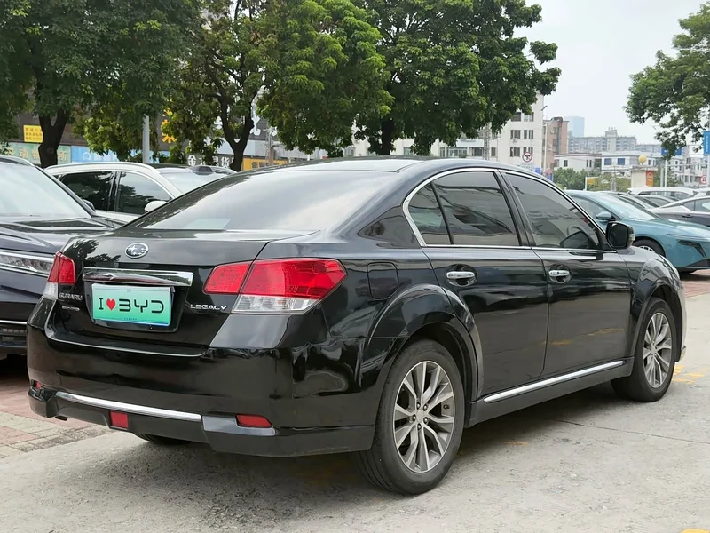 Subaru Legacy — фото 11