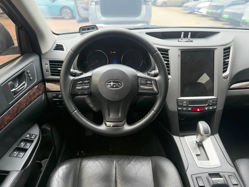 Subaru Legacy — фото 6