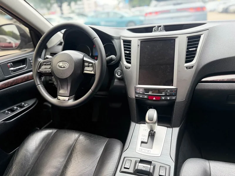 Subaru Legacy — фото 8