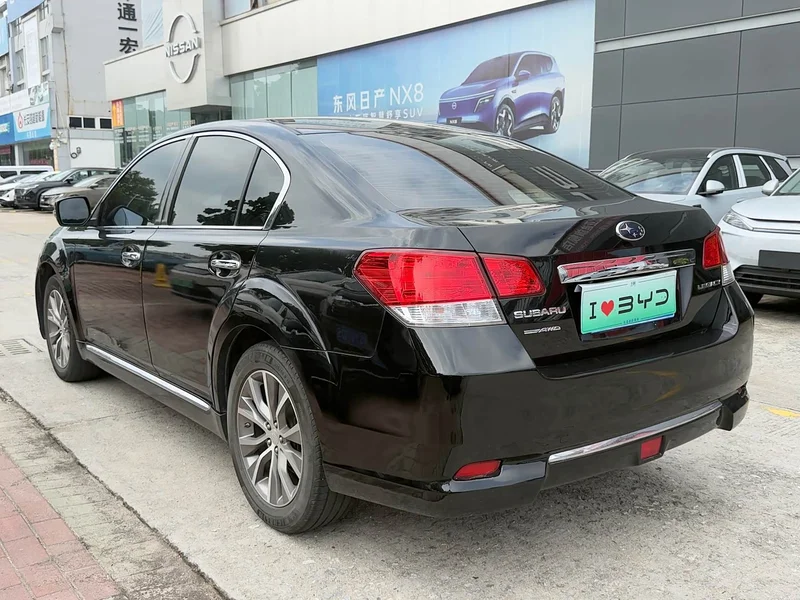 Subaru Legacy — фото 9
