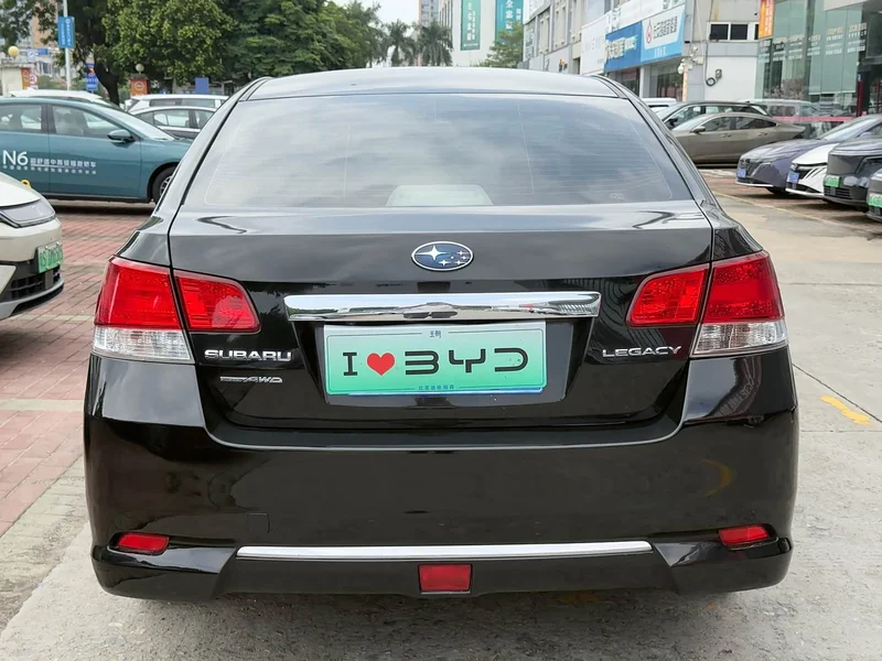 Subaru Legacy — фото 10