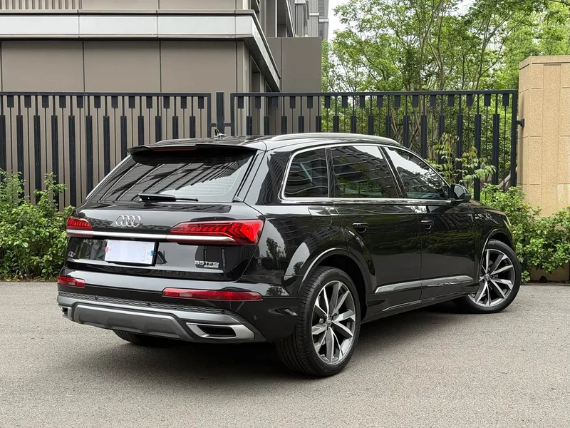 Audi Q7 — фото 4