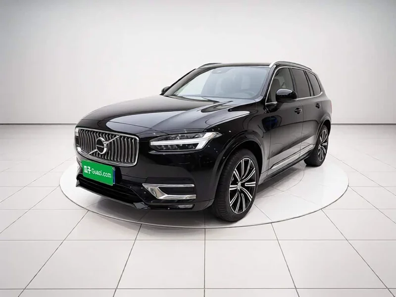 Volvo XC90 — фото 1