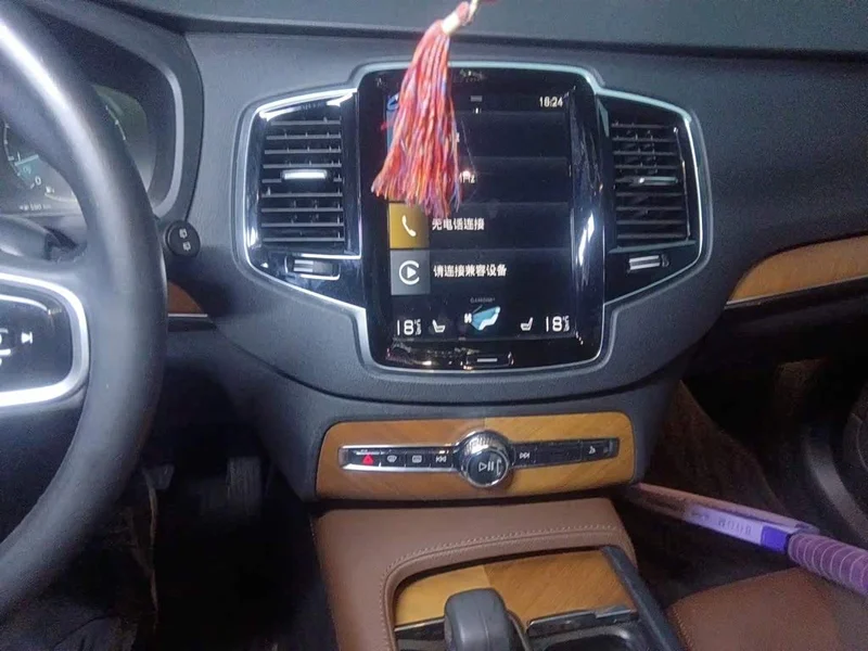 Volvo XC90 — фото 14