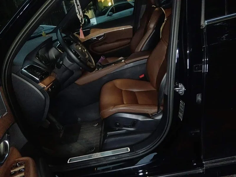 Volvo XC90 — фото 16