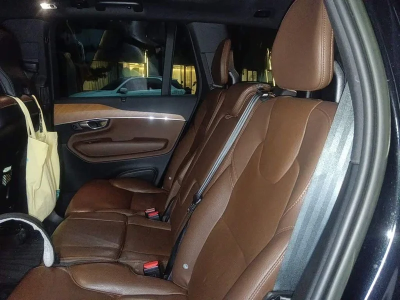 Volvo XC90 — фото 18