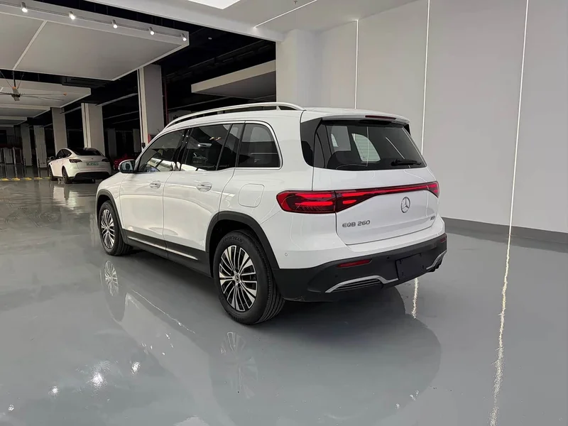 Mercedes-Benz EQB — фото 14