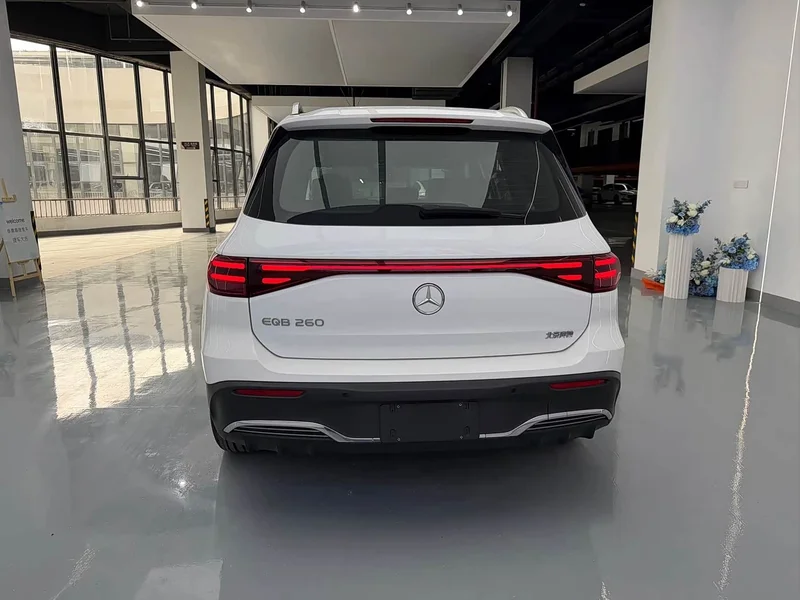 Mercedes-Benz EQB — фото 15