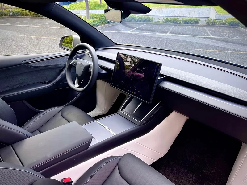 Tesla Model Y — фото 11