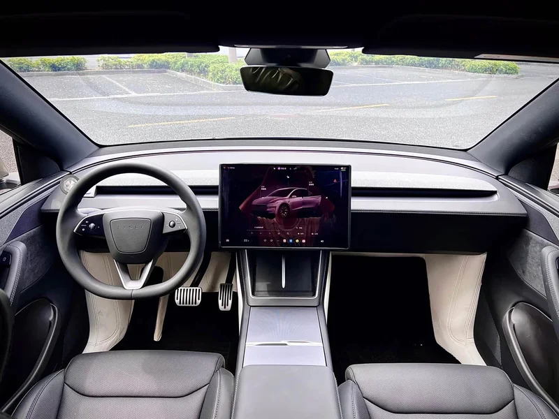 Tesla Model Y — фото 13