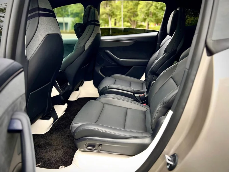 Tesla Model Y — фото 16