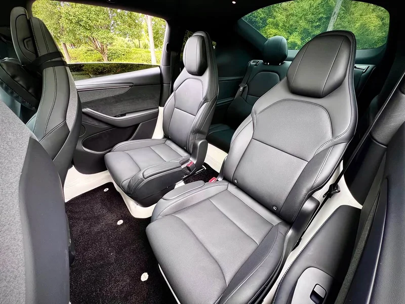 Tesla Model Y — фото 17