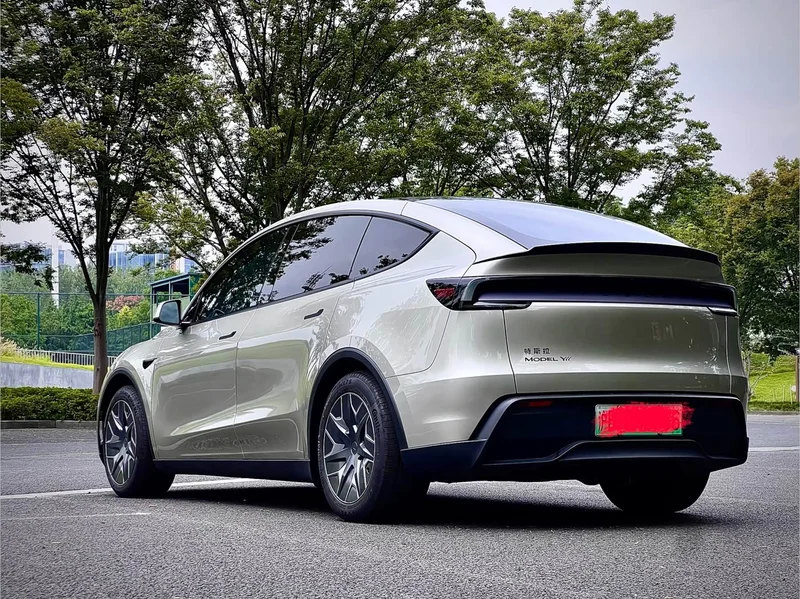 Tesla Model Y — фото 6