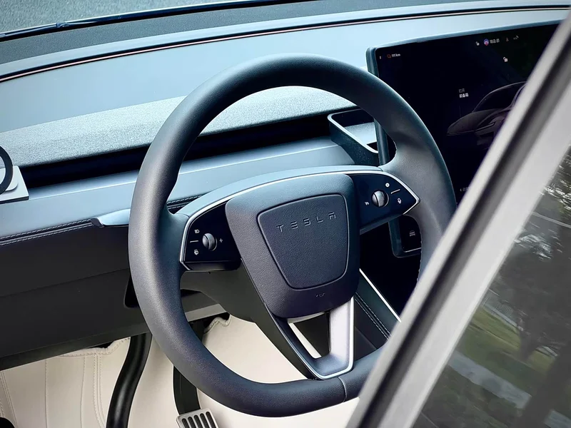 Tesla Model Y — фото 9