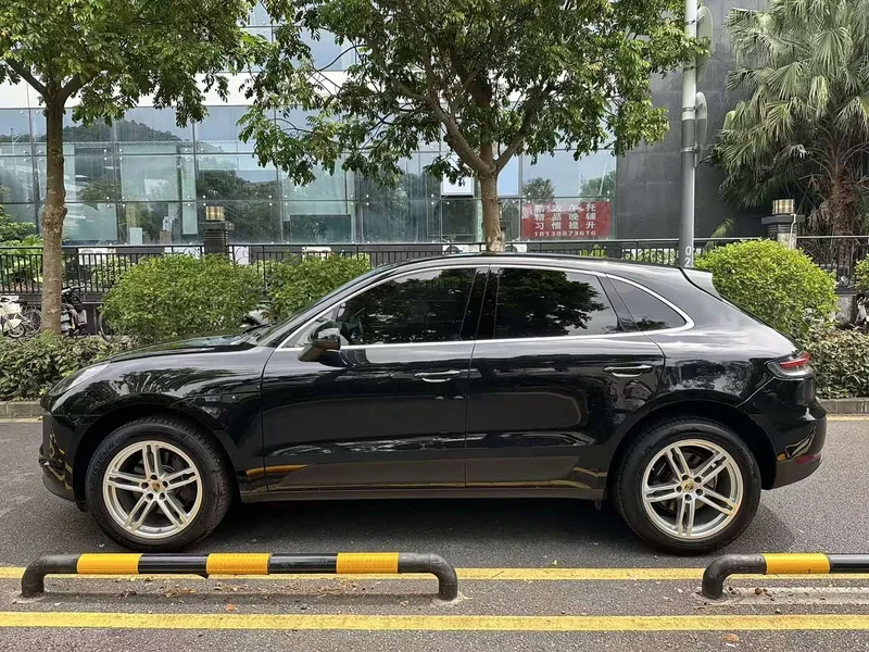 Porsche Macan — фото 11