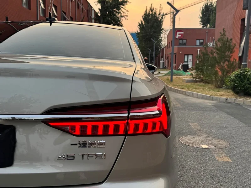 Audi A6L — фото 18