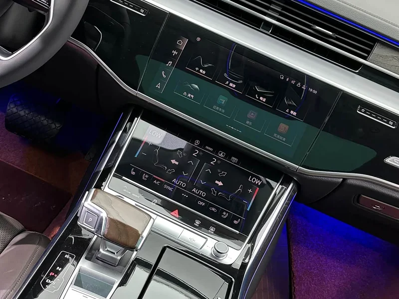 Audi A8 — фото 26
